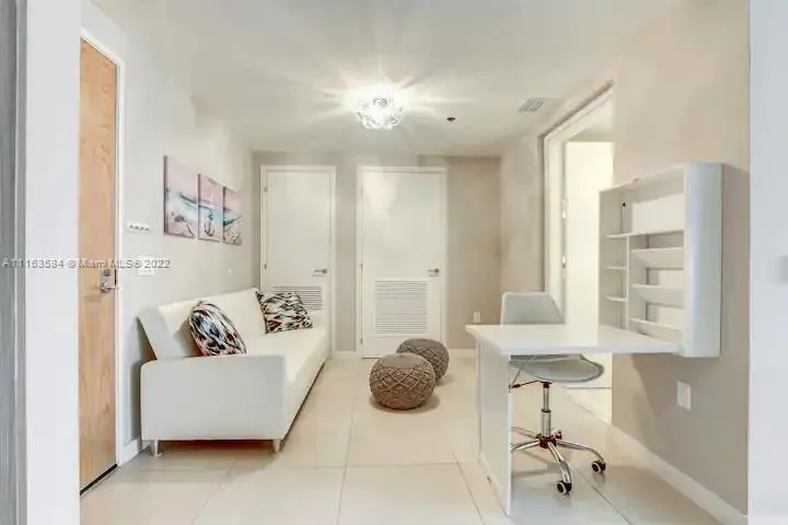 Tiffany House #410 image #7