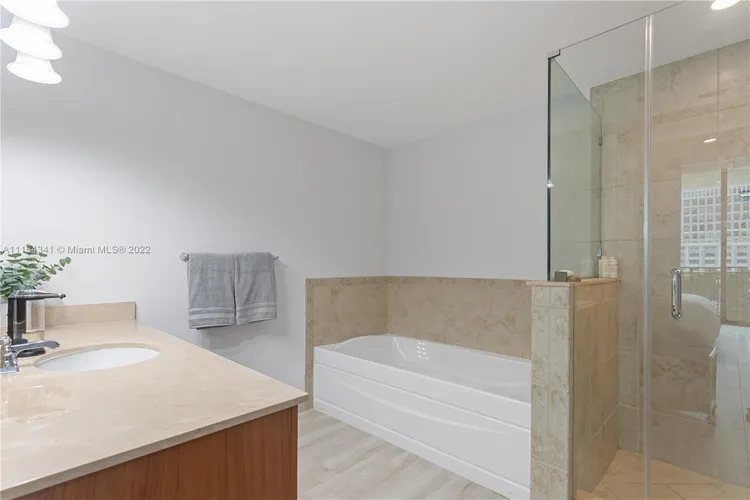 1300 Ponce #407 image #11