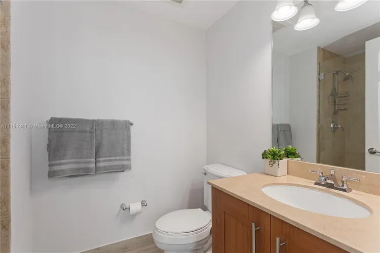 1300 Ponce #407 image #14