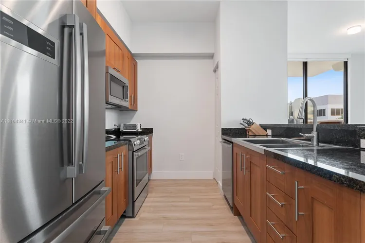 1300 Ponce #407 image #8