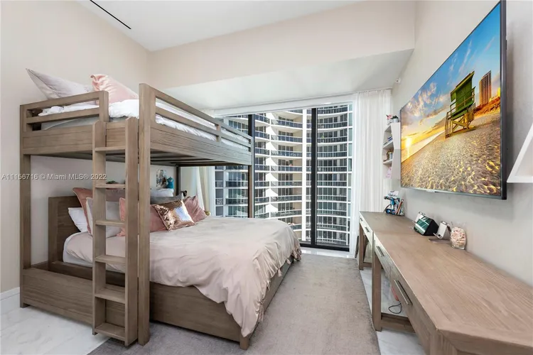 Muse #2401 image #25