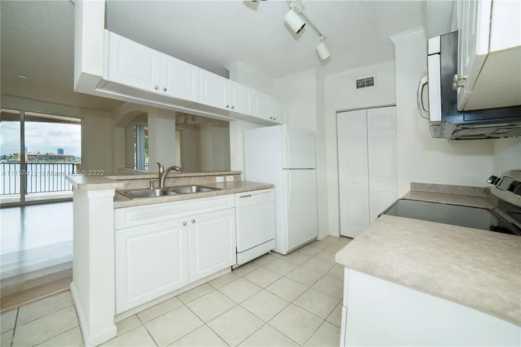 Porto Bellagio #1308 image #18