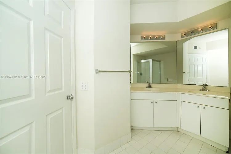 Porto Bellagio #1308 image #34