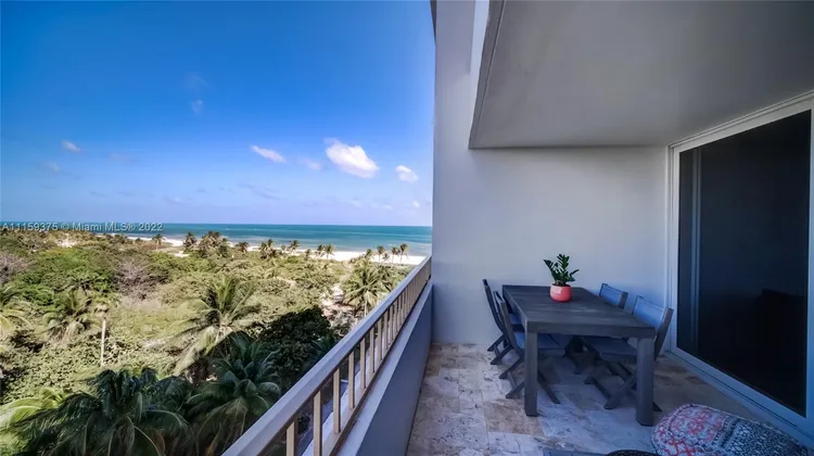 Commodore Club East #812 image #13