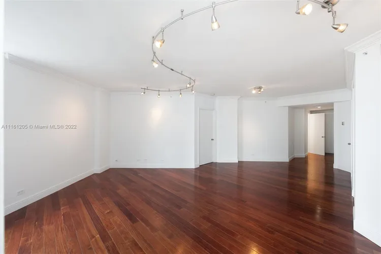 Courvoisier Courts #1509 image #8