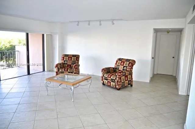 Cricket Club Miami #402 image #14