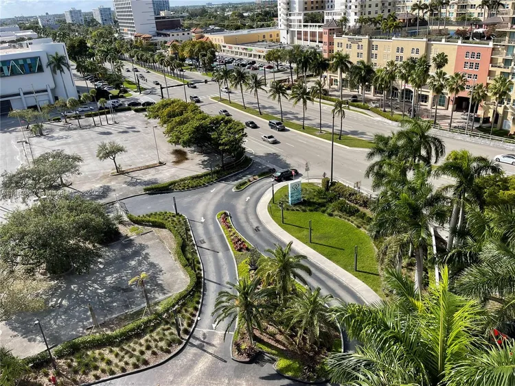 Gallery One DoubleTree #821 image #13