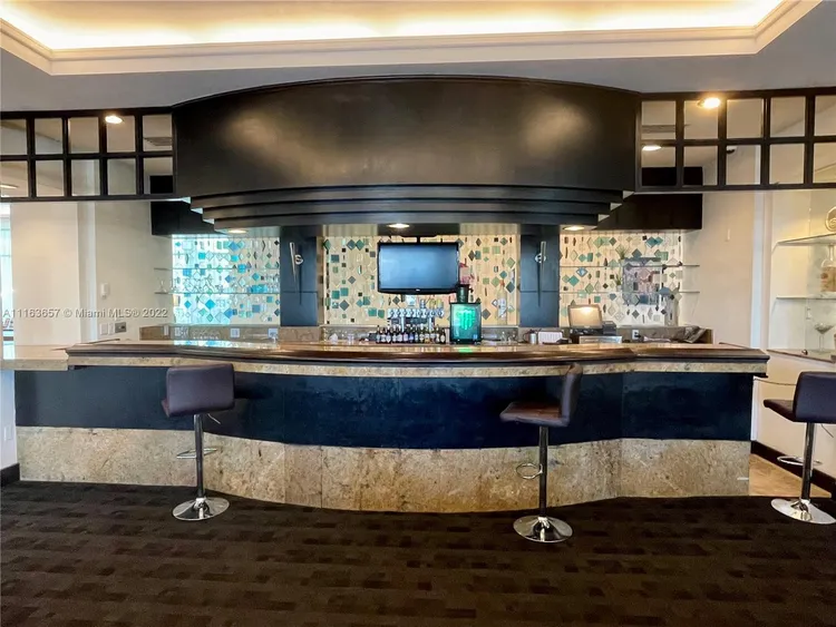 Gallery One DoubleTree #821 image #27