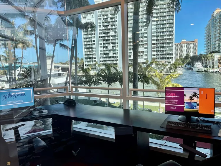 Gallery One DoubleTree #821 image #28