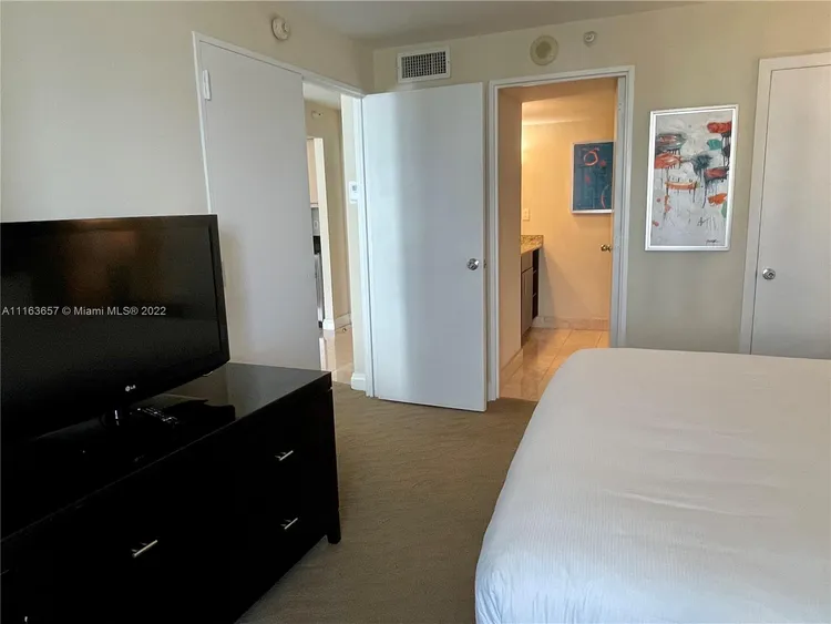 Gallery One DoubleTree #821 image #7