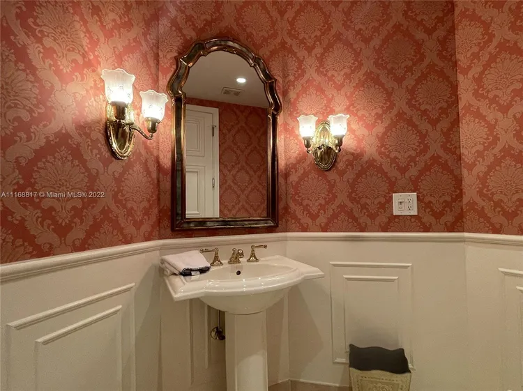 Padua Condo Deering Bay #221 image #11