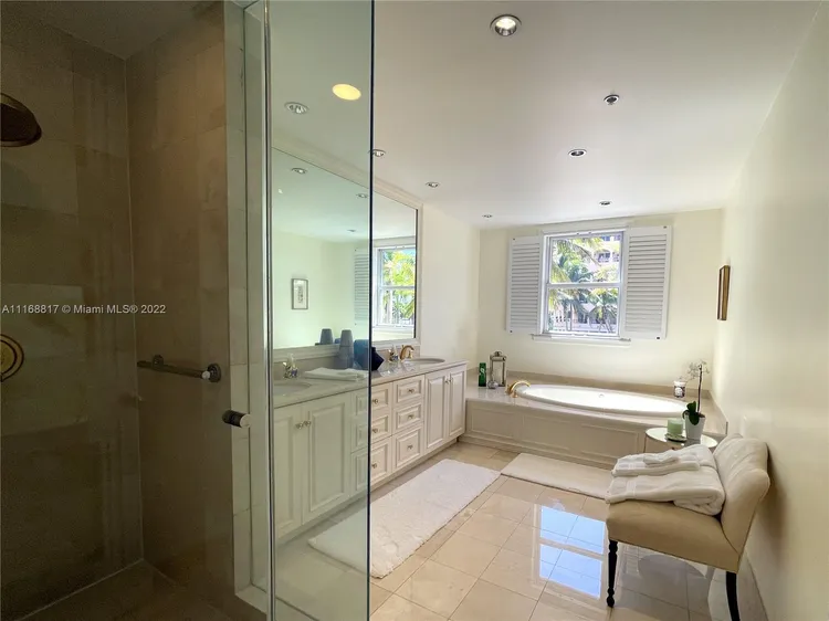 Padua Condo Deering Bay #221 image #13