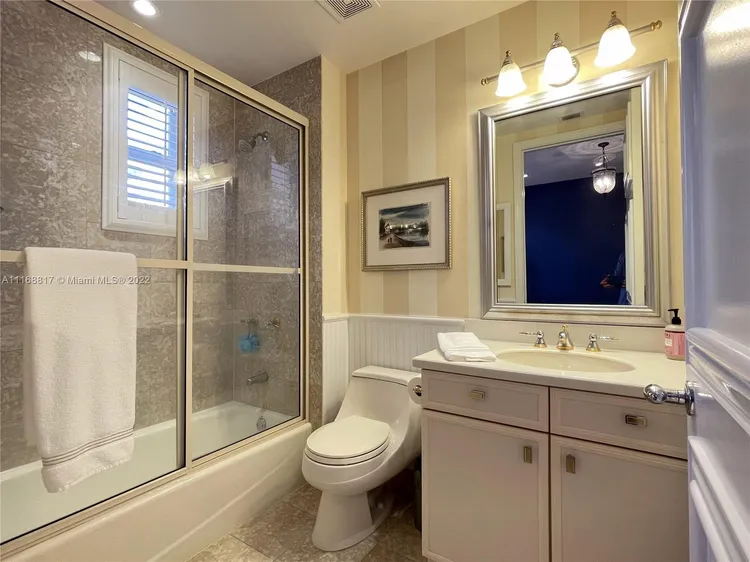 Padua Condo Deering Bay #221 image #15