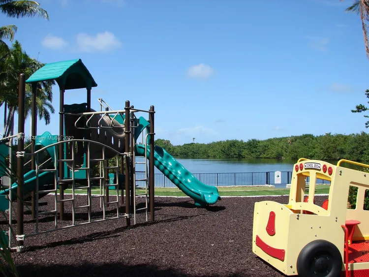 Padua Condo Deering Bay #221 image #36