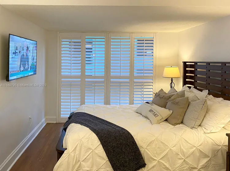 The Mutiny #616 image #10