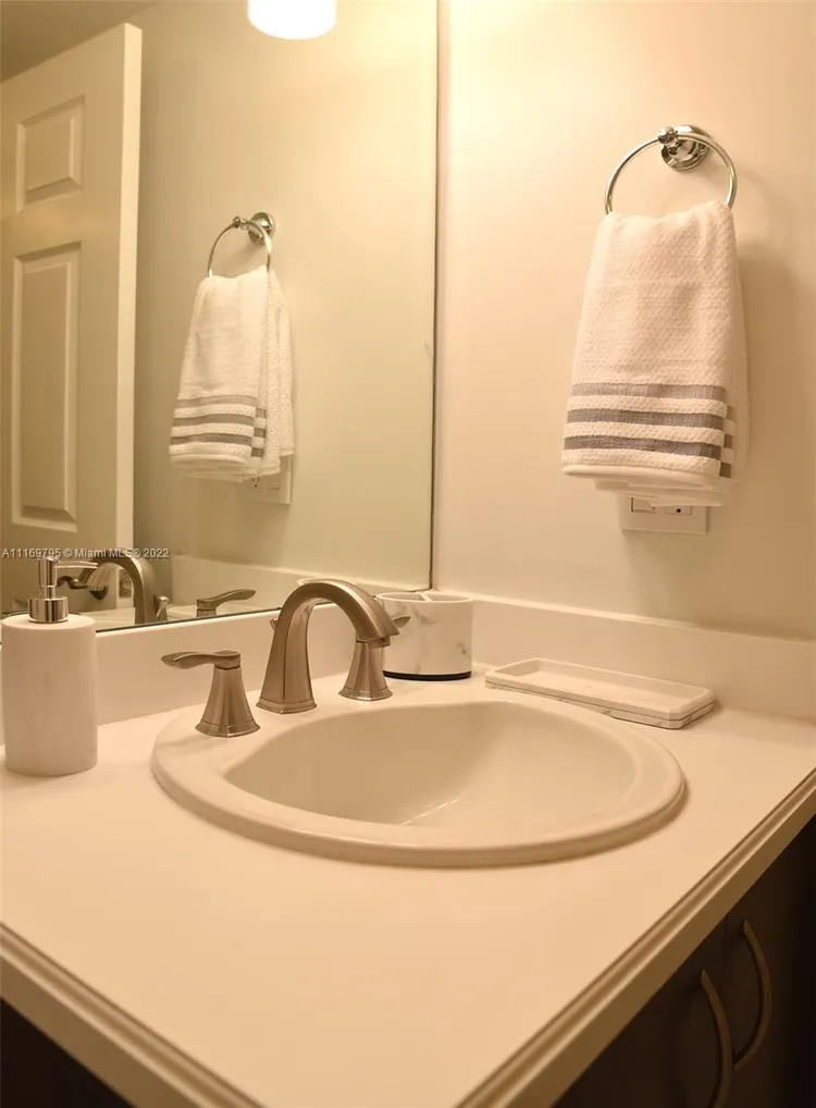 The Mutiny #616 image #16