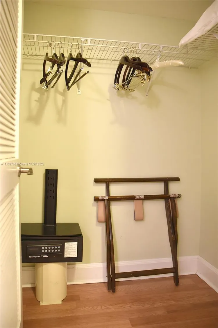 The Mutiny #616 image #18