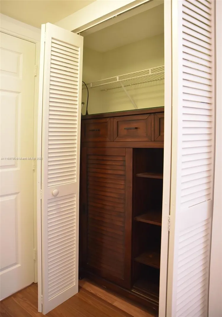 The Mutiny #616 image #19