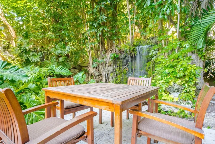 The Mutiny #616 image #24