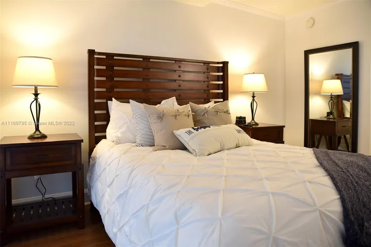 The Mutiny #616 image #9