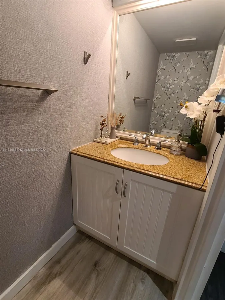 The Venetia #17K image #16