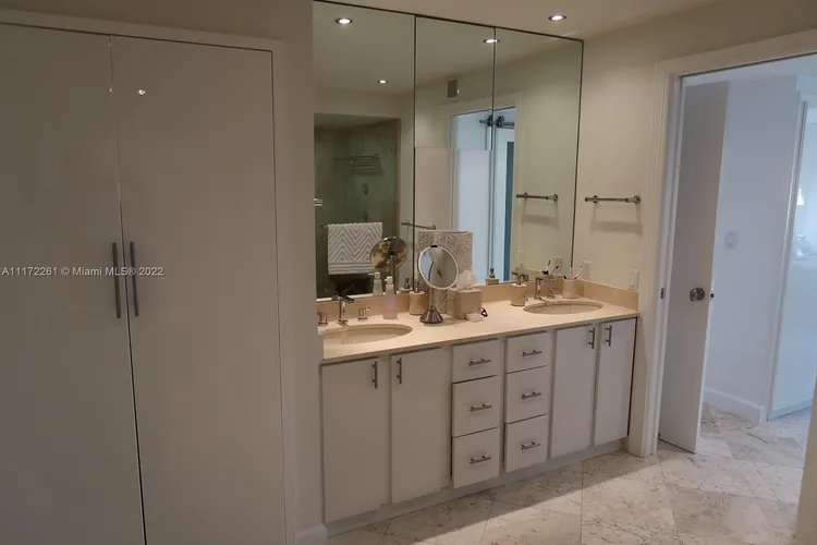 Key Colony IV Botanica #218 image #20