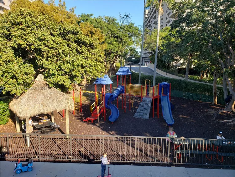 Key Colony IV Botanica #218 image #33