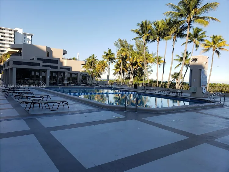 Key Colony IV Botanica #218 image #35