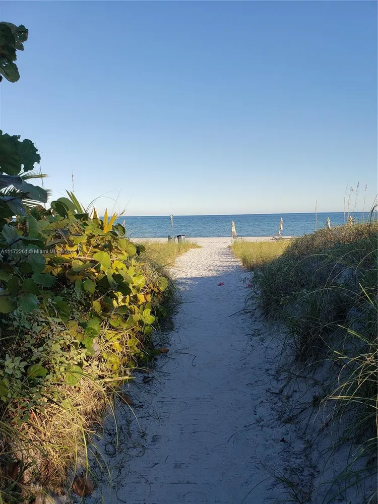 Key Colony IV Botanica #218 image #36