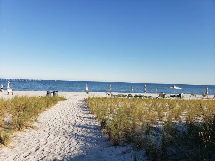 Key Colony IV Botanica #218 image #37