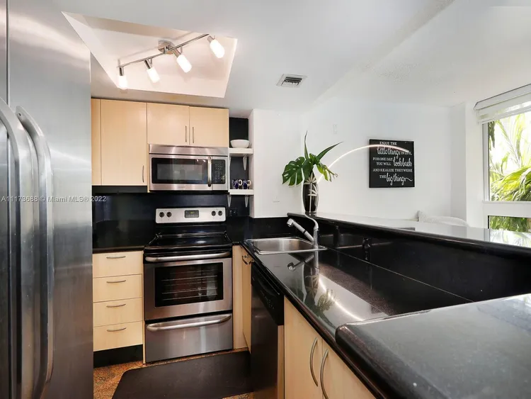 The Mutiny #408 image #10