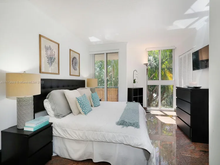 The Mutiny #408 image #11