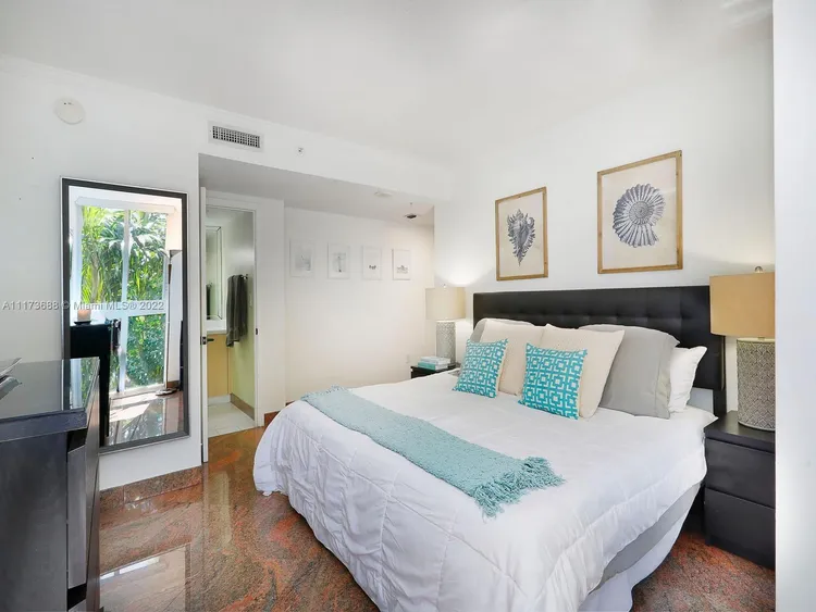 The Mutiny #408 image #12