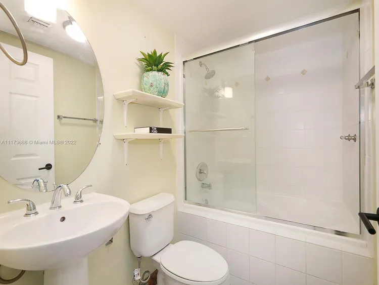 The Mutiny #408 image #16