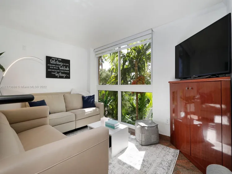 The Mutiny #408 image #6