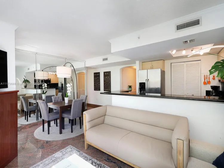 The Mutiny #408 image #8