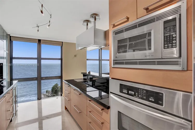 Towers of Key Biscayne #A402 image #10