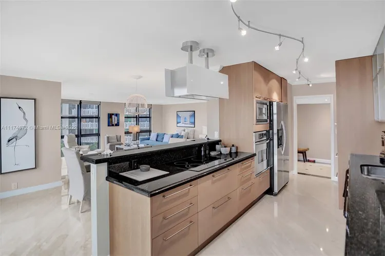 Towers of Key Biscayne #A402 image #8