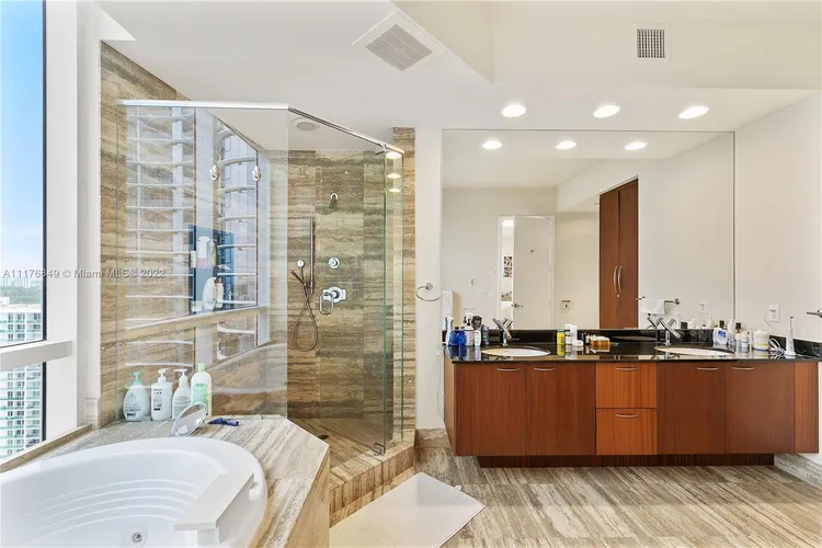 Trump Tower 3 #2106 image #12