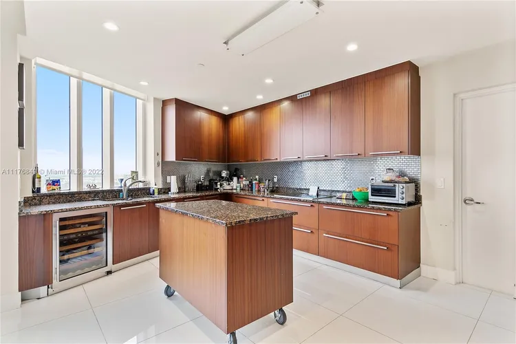 Trump Tower 3 #2106 image #14