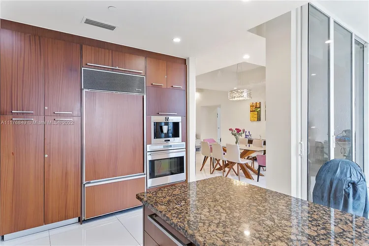 Trump Tower 3 #2106 image #16