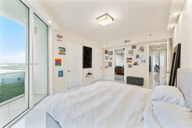 Trump Tower 3 #2106 image #19