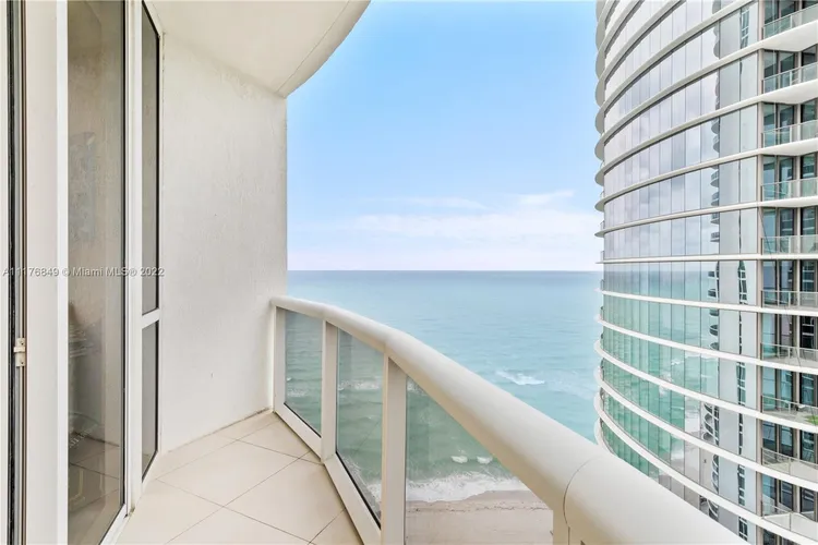 Trump Tower 3 #2106 image #20