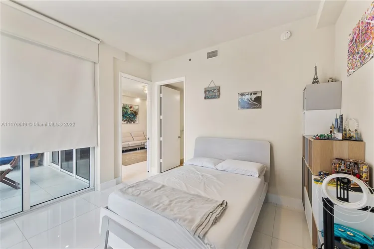 Trump Tower 3 #2106 image #22