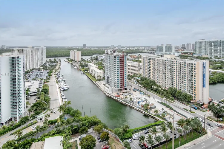 Trump Tower 3 #2106 image #26