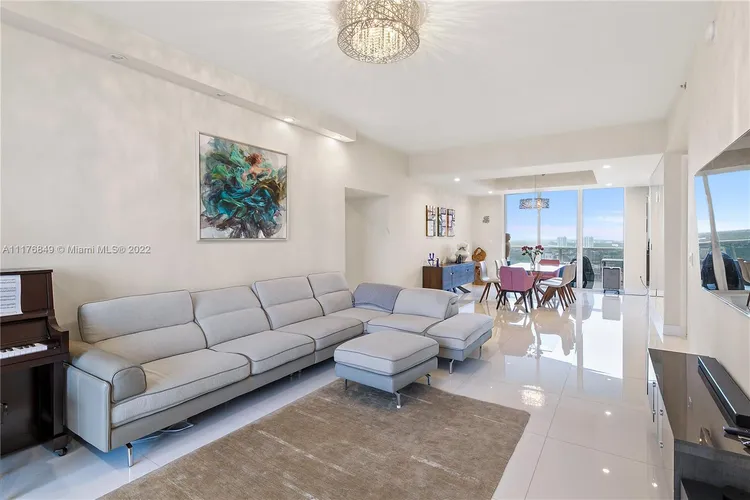 Trump Tower 3 #2106 image #8