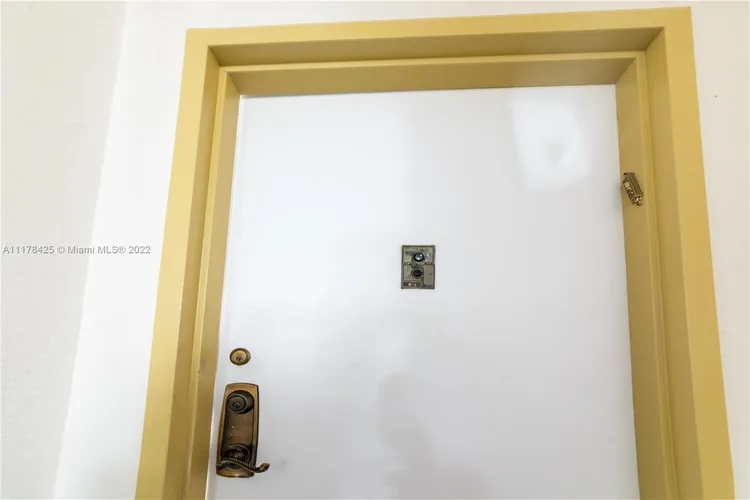 Prince George Condo #8J image #17