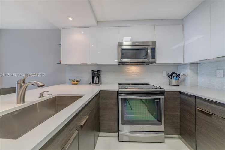 Prince George Condo #8J image #6