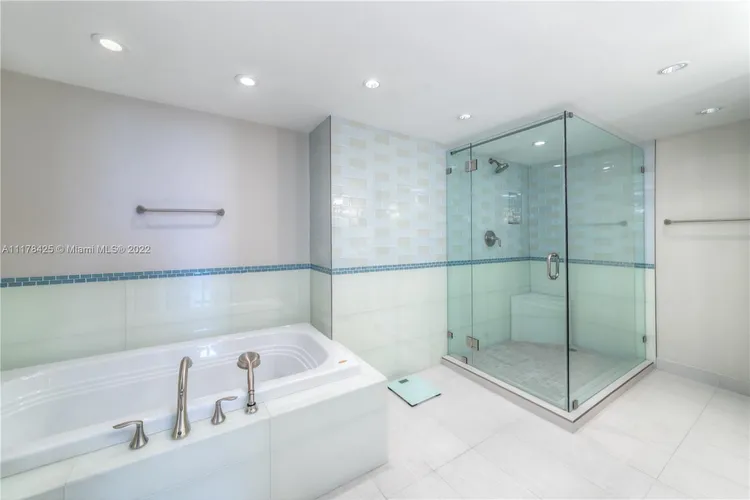 Prince George Condo #8J image #9