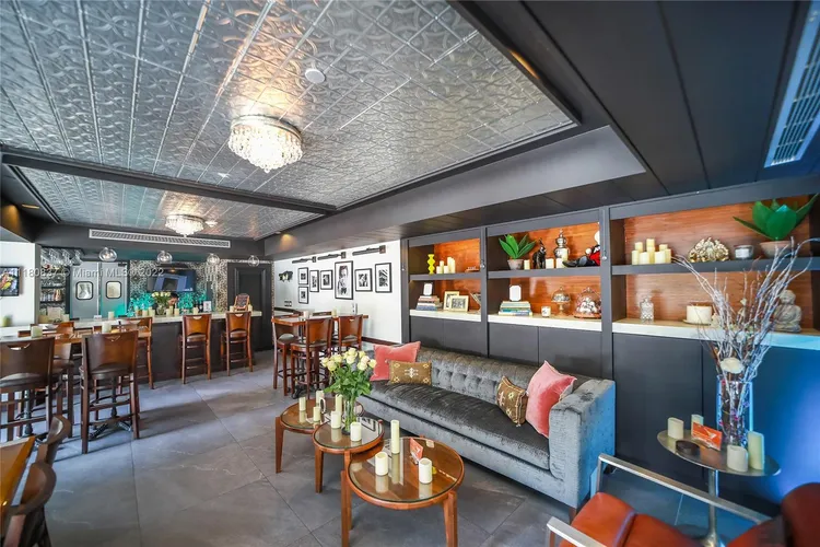 The Mutiny #308 image #10